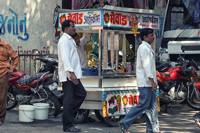 A hand pulled wheeler selling locally made ice-cream